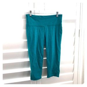 Crop teal fitness legging